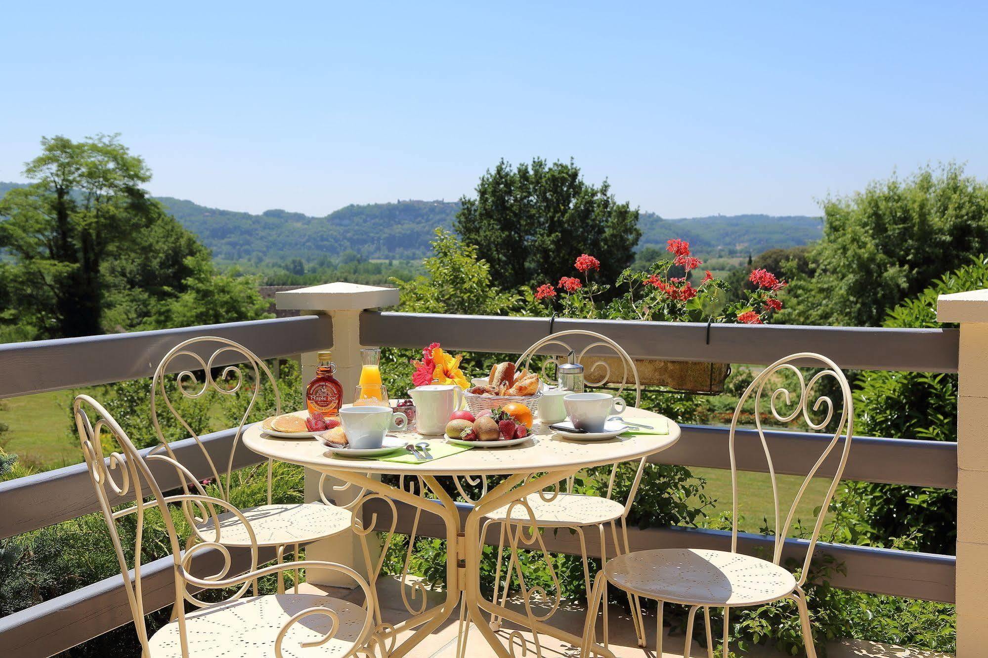 Hotel Le Clos Roussillon Pres De Sarlat Vitrac  Exterior photo