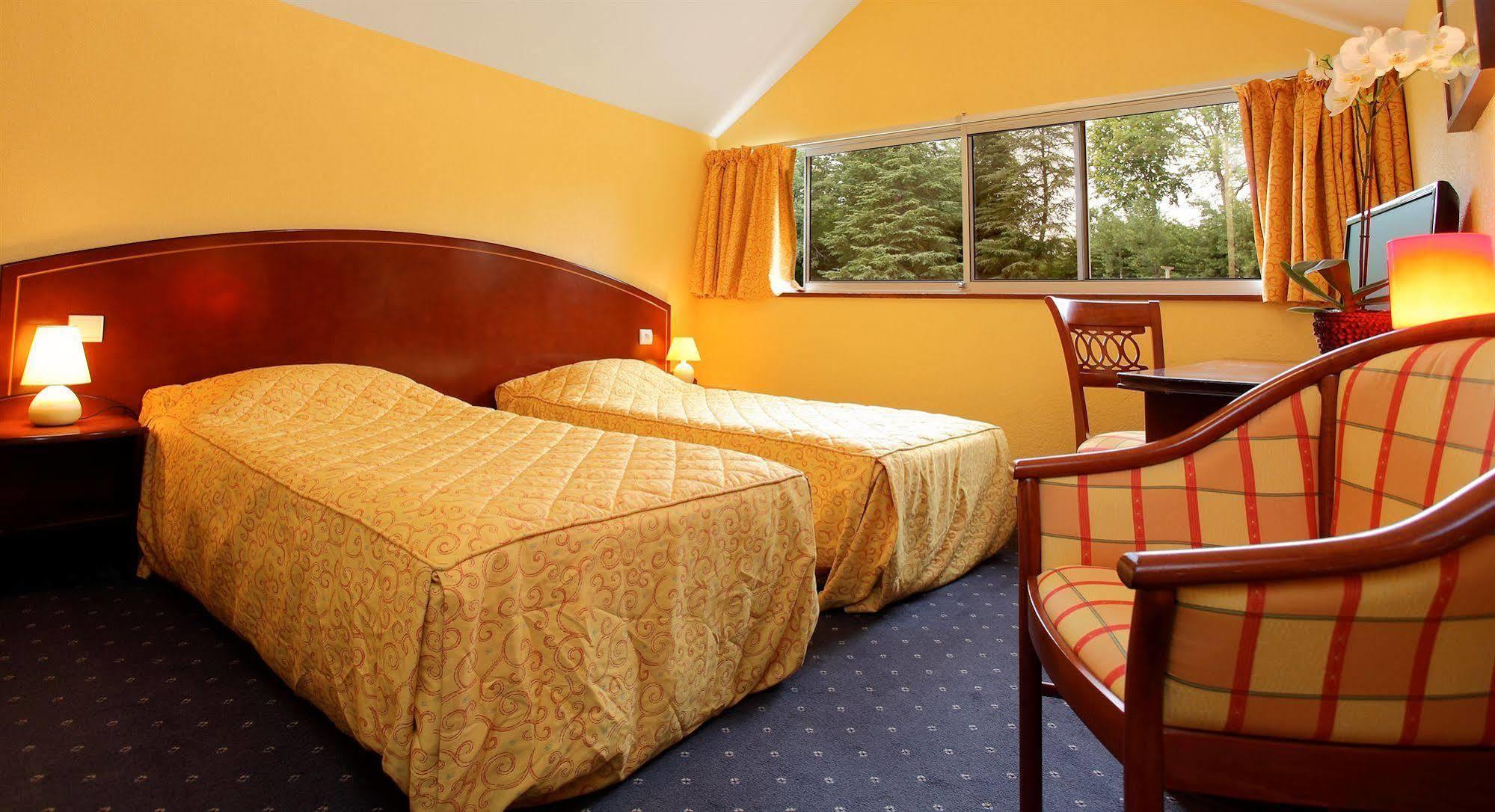 Hotel Le Clos Roussillon Pres De Sarlat Vitrac  Exterior photo