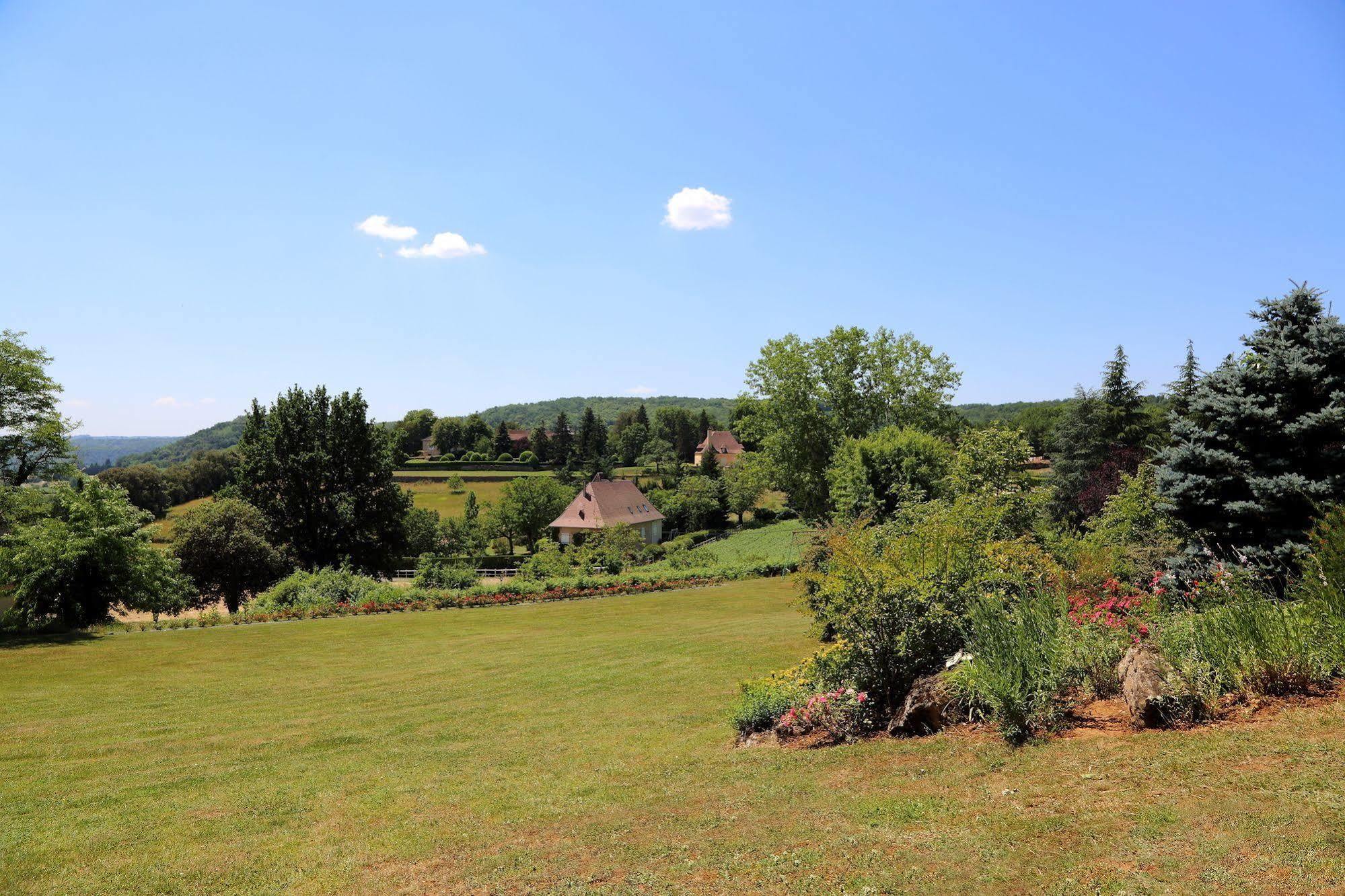 Hotel Le Clos Roussillon Pres De Sarlat Vitrac  Exterior photo