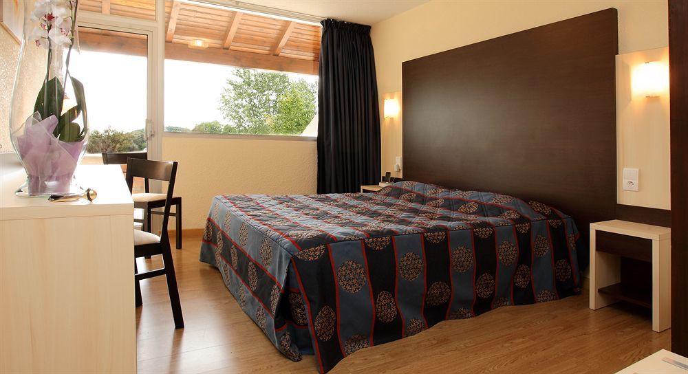 Hotel Le Clos Roussillon Pres De Sarlat Vitrac  Exterior photo